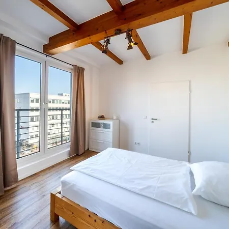 Stylisches Penthouse Zentral Tischfussball 100m2 Wii ハノーファー